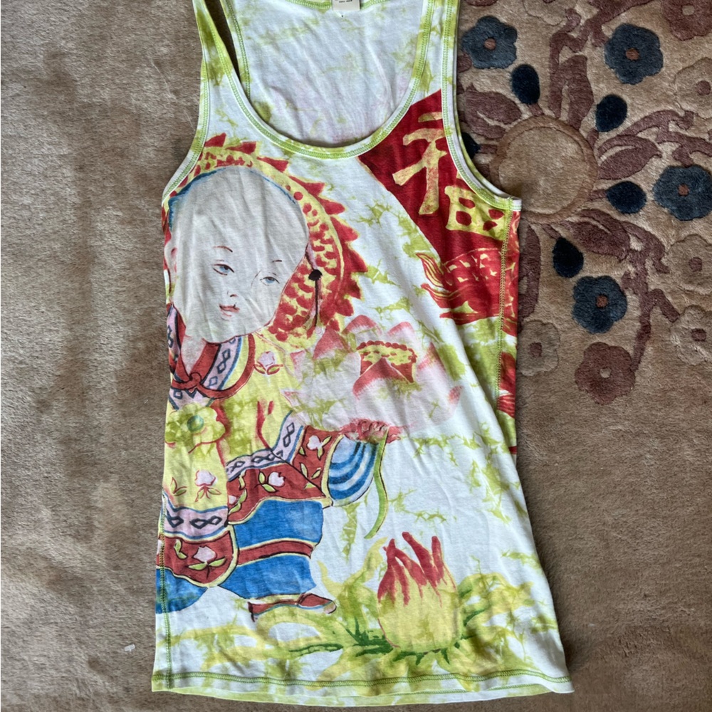 Graphic tank top size medium